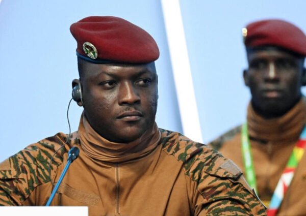 Burkina Faso : bonne nouvelle pour les travailleurs, Ibrahim Traoré revoit les horaires de travail