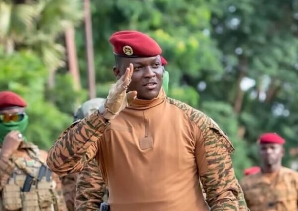 Pourquoi le capitaine Ibrahim Traoré du Burkina Faso a conquis les cœurs à travers le monde