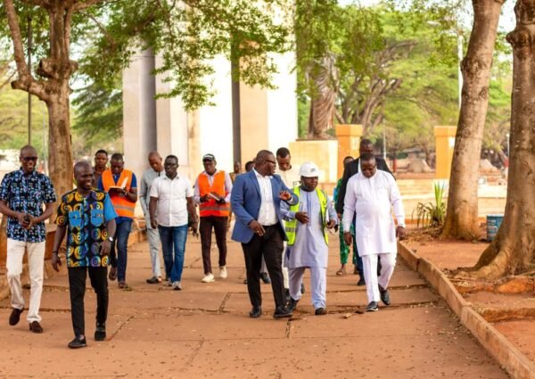 Le maire d’Abomey en tournée sur des sites névralgiques de la ville historique